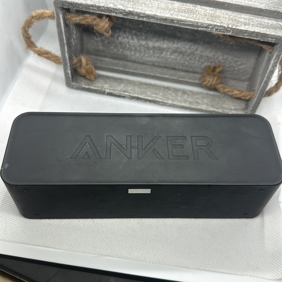 ANKER - Picture 3 of 4